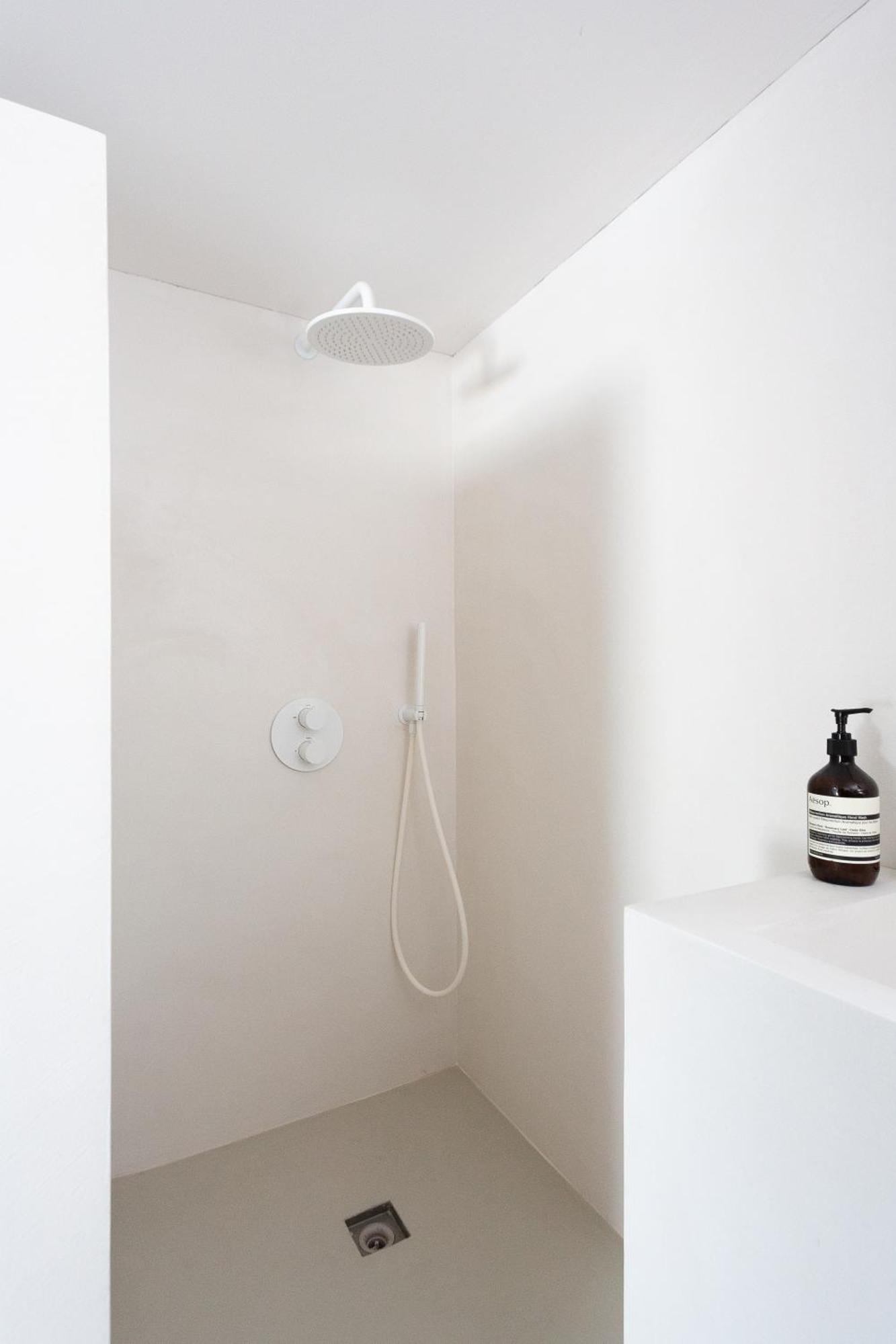 Pyla: Creative 200 M From The Apartment *