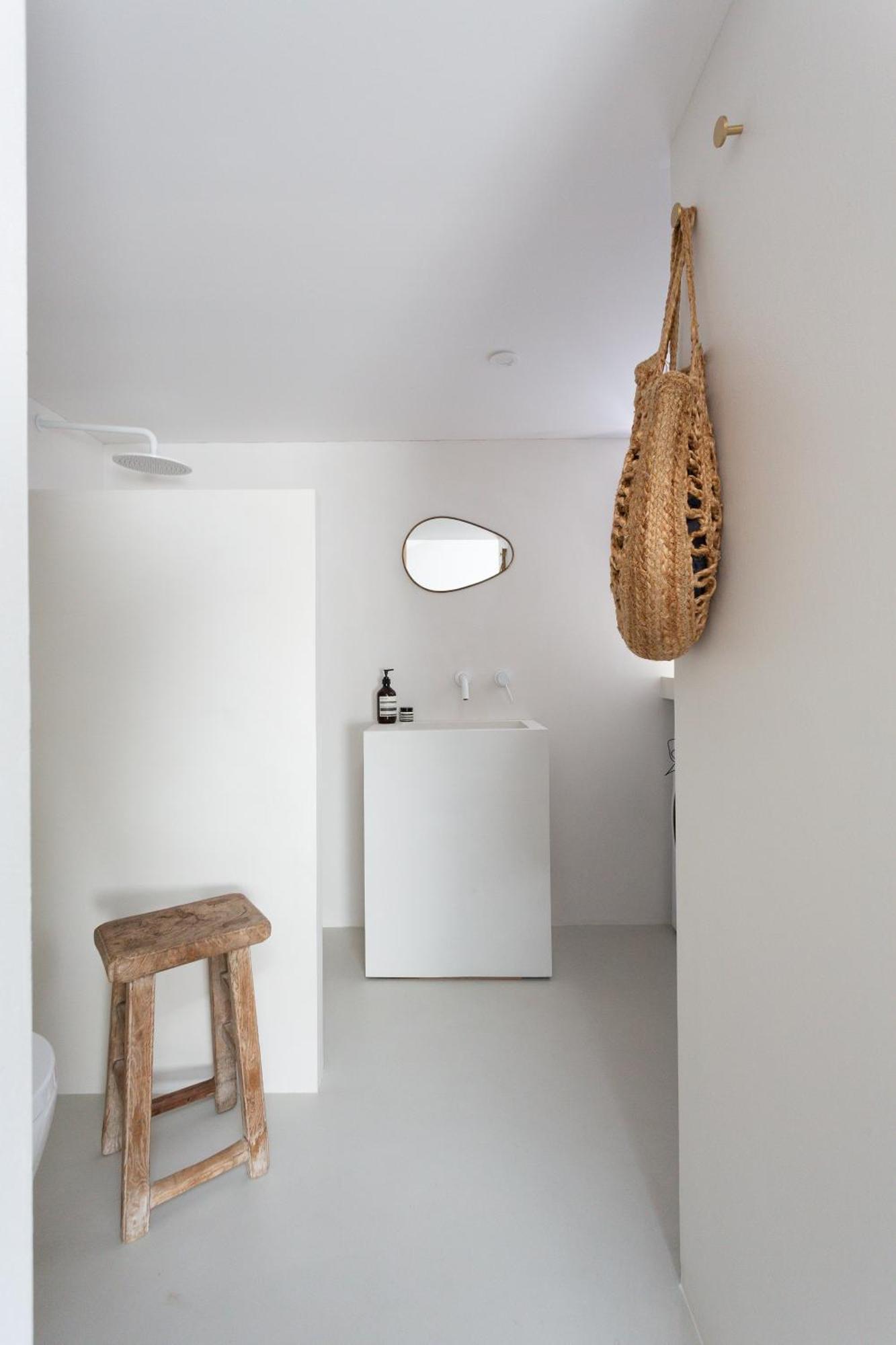 Pyla: Creative 200 M From The Apartment *
